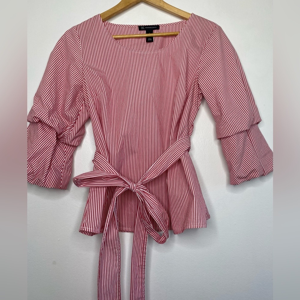 Striped blouse with Puff Sleeves and waist tie Size Small Coastal Resort wear